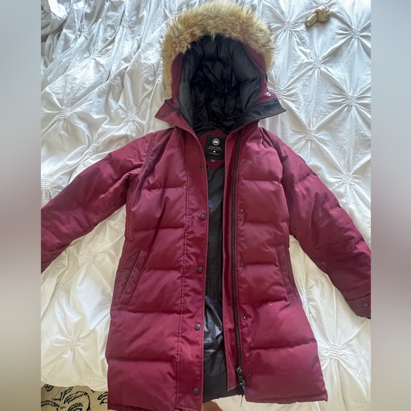 Canada goose burgundy parka size medium - Picture 12 of 16